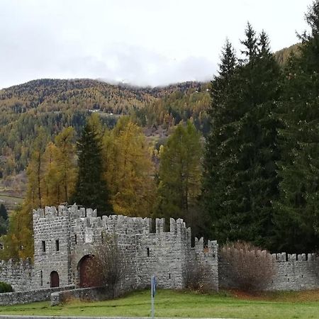 Un Nido Nella Torre Del Castello Apartamento Ponte Di Legno Exterior foto