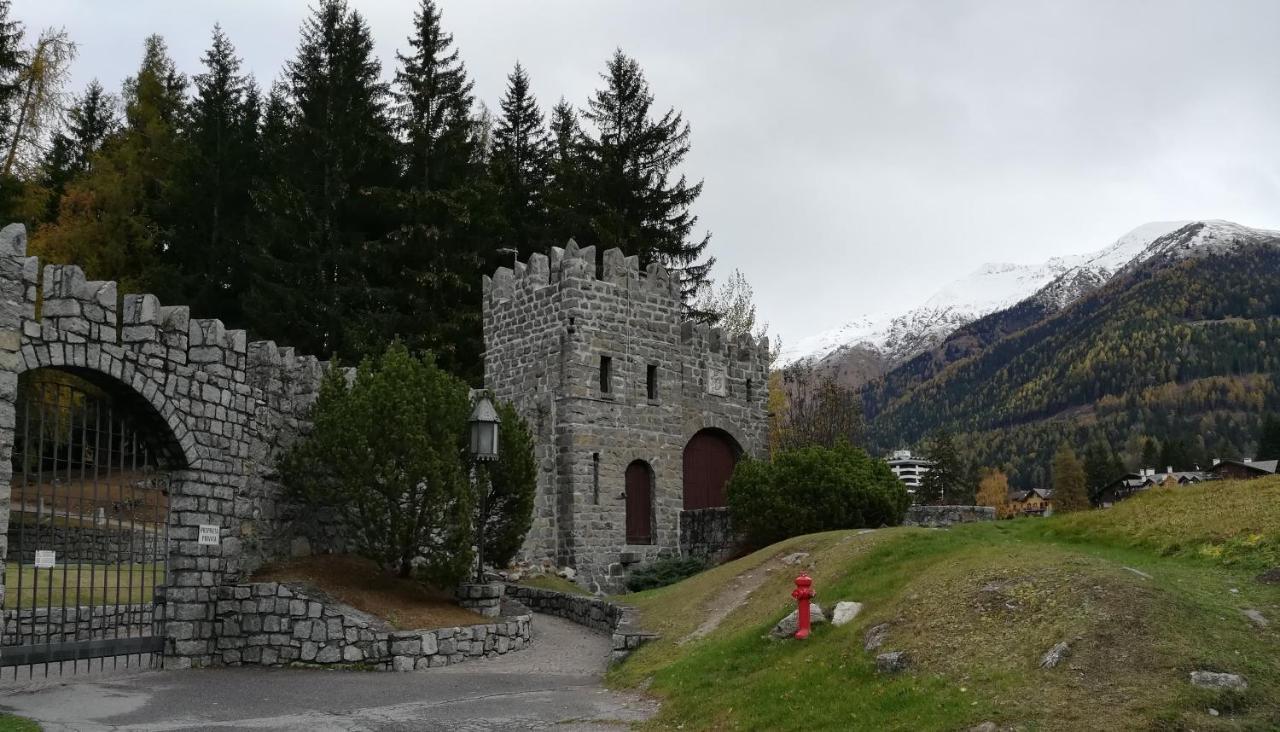 Un Nido Nella Torre Del Castello Apartamento Ponte Di Legno Exterior foto