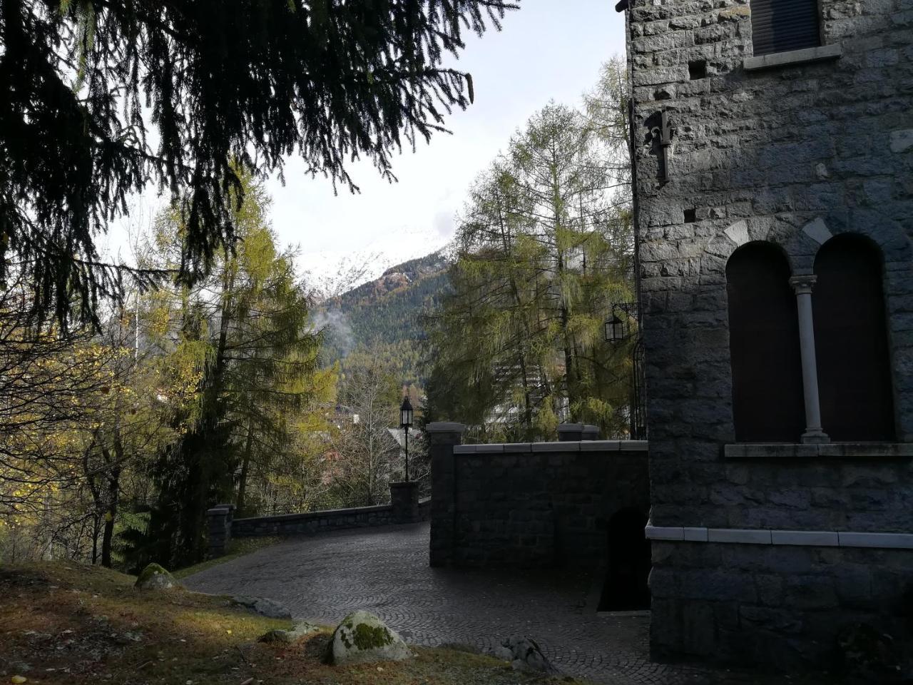 Un Nido Nella Torre Del Castello Apartamento Ponte Di Legno Exterior foto